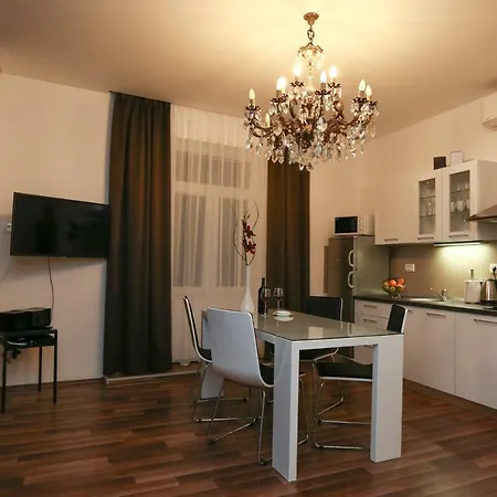 Marton & Martinis Superior - Spacious One-room - Excellent Location Within Walking Distance Of Diocletian's Palace And Bacvice - The Restaurants Within Walking Distance Lejlighed