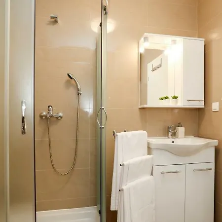 Marton & Martinis Superior - Spacious One-room - Excellent Location Within Walking Distance Of Diocletian's Palace And Bacvice - The Restaurants Within Walking Distance