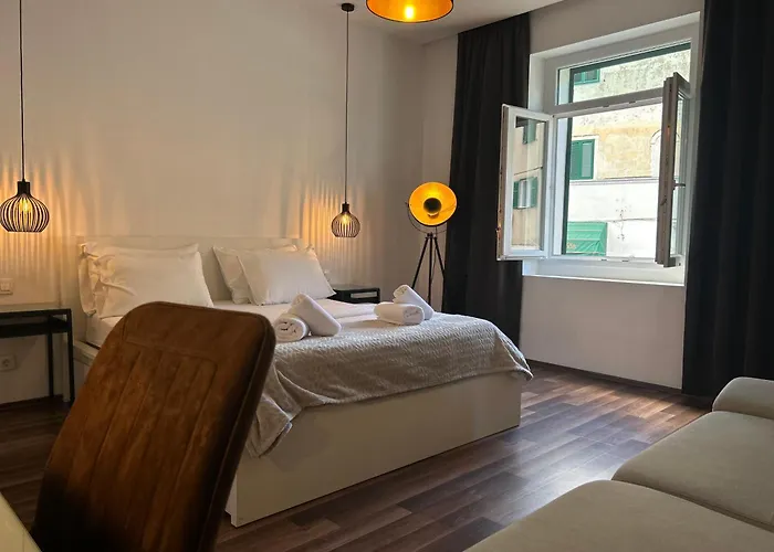Lägenhet Marton & Martinis Superior - Spacious One-room - Excellent Location Within Walking Distance Of Diocletian's Palace And Bacvice - The Restaurants Within Walking Distance Split