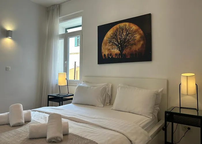 Marton & Martinis Superior - Spacious One-room - Excellent Location Within Walking Distance Of Diocletian's Palace And Bacvice - The Restaurants Within Walking Distance Lägenhet *