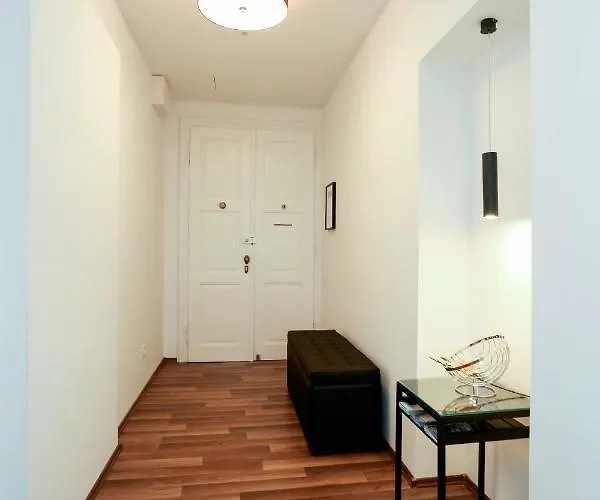 Lägenhet Marton & Martinis Superior - Spacious One-room - Excellent Location Within Walking Distance Of Diocletian's Palace And Bacvice - The Restaurants Within Walking Distance *