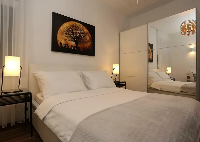 Lägenhet Marton & Martinis Superior - Spacious One-room - Excellent Location Within Walking Distance Of Diocletian's Palace And Bacvice - The Restaurants Within Walking Distance