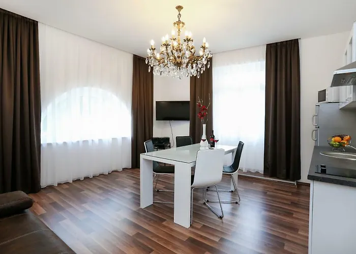 Marton & Martinis Superior - Spacious One-room - Excellent Location Within Walking Distance Of Diocletian's Palace And Bacvice - The Restaurants Within Walking Distance Lägenhet Split
