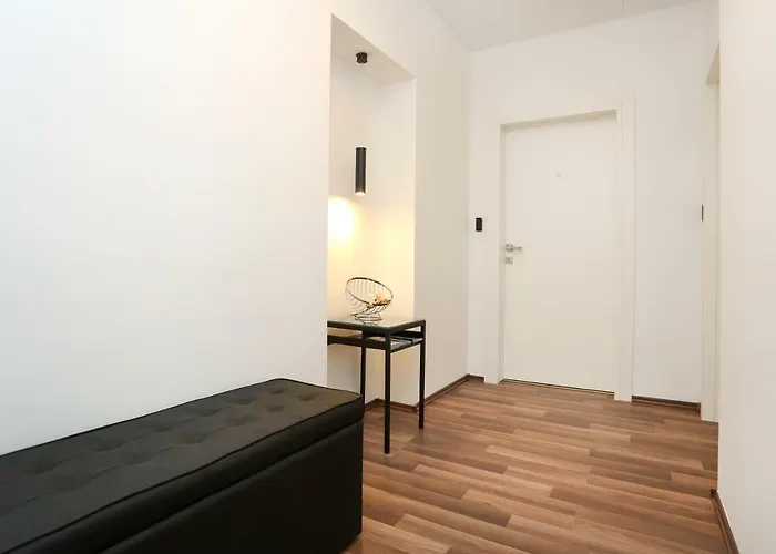 Lägenhet Marton & Martinis Superior - Spacious One-room - Excellent Location Within Walking Distance Of Diocletian's Palace And Bacvice - The Restaurants Within Walking Distance