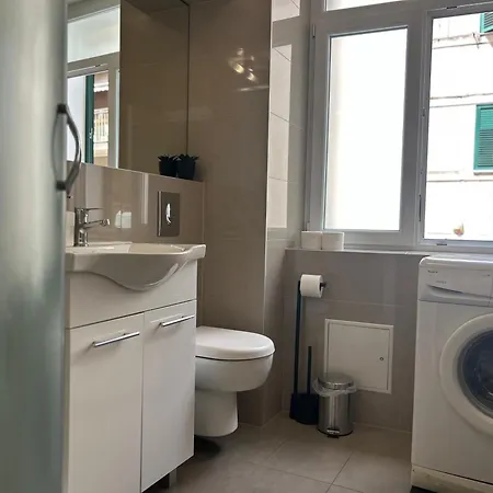 Marton & Martinis Superior - Spacious One-room - Excellent Location Within Walking Distance Of Diocletian's Palace And Bacvice - The Restaurants Within Walking Distance - Buralux